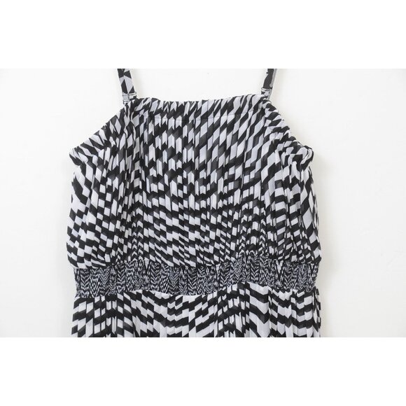 LANE BRYANT Chevron Pleated Black/White Maxi Dress 18/20 Summer Spring Travel - Picture 10 of 16
